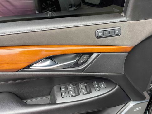 Used 2018 Cadillac Escalade ESV Premium Luxury image 26