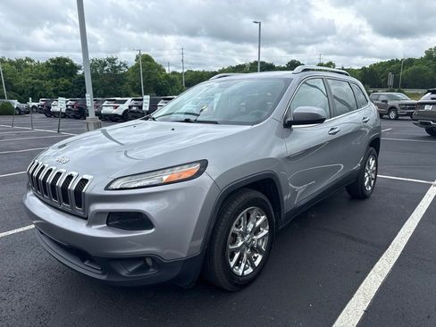 Used 2015 Jeep Cherokee Latitude FWD image 6