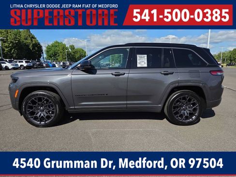New 2026 Jeep Grand Cherokee Summit AWD/4WD image 11