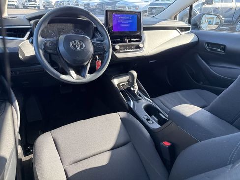 Used 2025 Toyota Corolla LE FWD image 7