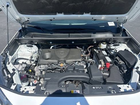 Used 2024 Toyota RAV4 XLE FWD image 15