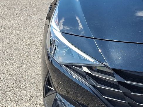 Used 2022 Hyundai Elantra SEL image 11