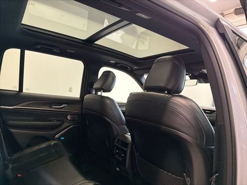 Used 2022 Jeep Grand Cherokee Overland image 46