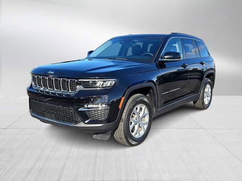 Used 2023 Jeep Grand Cherokee Limited image 4