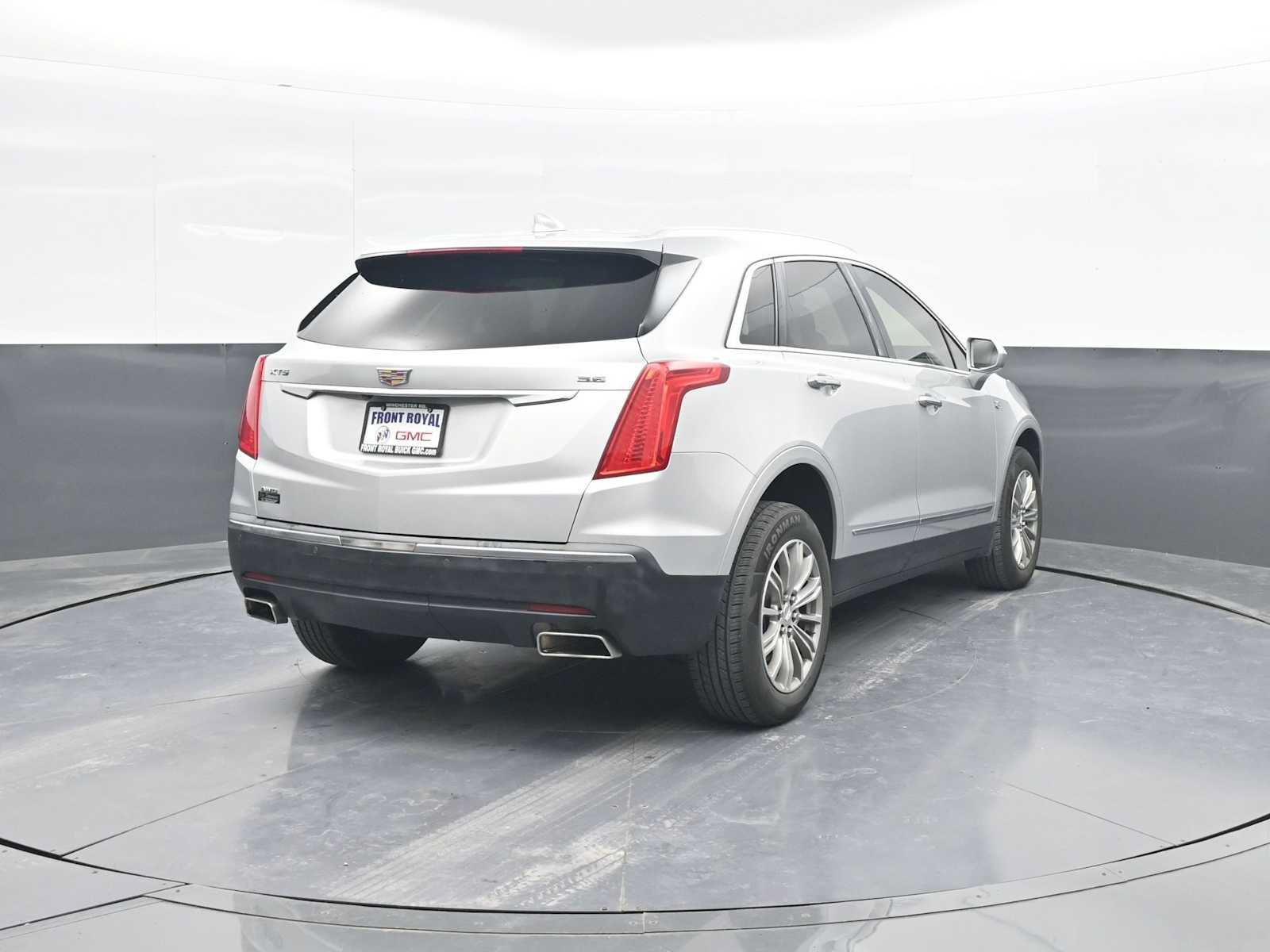 Used 2017 Cadillac XT5 Luxury w/ Driver Awareness Package AWD/4WD image 7