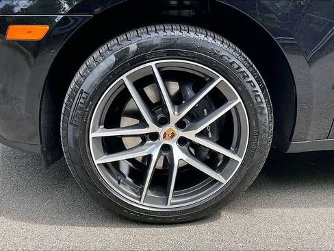 Used 2026 Porsche Macan AWD/4WD image 14