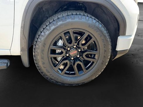 Used 2024 GMC Sierra 1500 Elevation w/ Elevation Premium Package AWD/4WD image 11