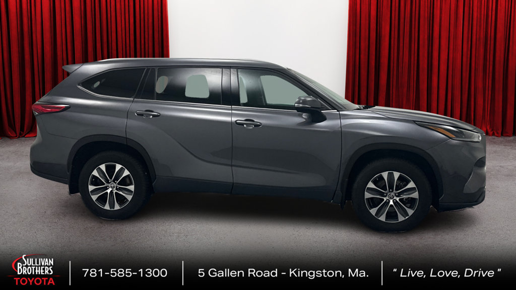 Certified 2021 Toyota Highlander XLE AWD/4WD image 4