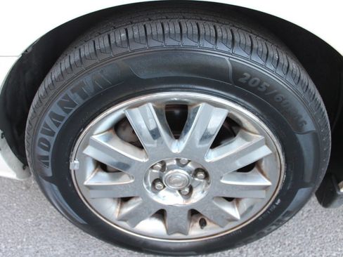 Used 2005 Chrysler Sebring Limited image 33