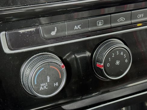 Used 2018 Volkswagen GTI S image 19