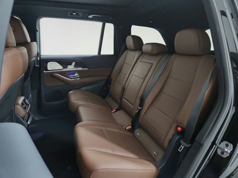 Certified 2026 Mercedes-Benz GLS 450 4MATIC image 18
