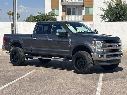 Used 2019 Ford F350 Lariat w/ Lariat Ultimate Package AWD/4WD image 2