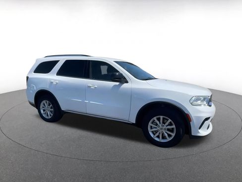 Used 2024 Dodge Durango SXT image 2