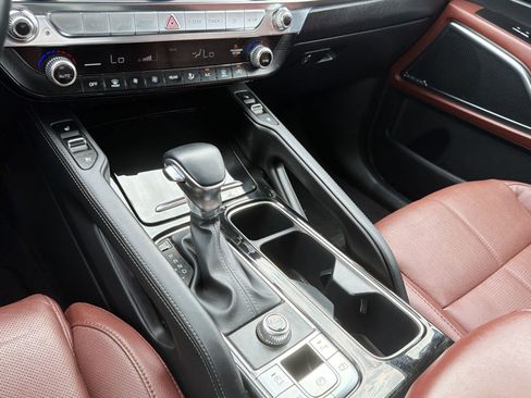 Used 2024 Kia Telluride SX image 16