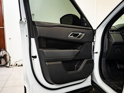 Used 2023 Land Rover Range Rover Velar R-Dynamic S image 25