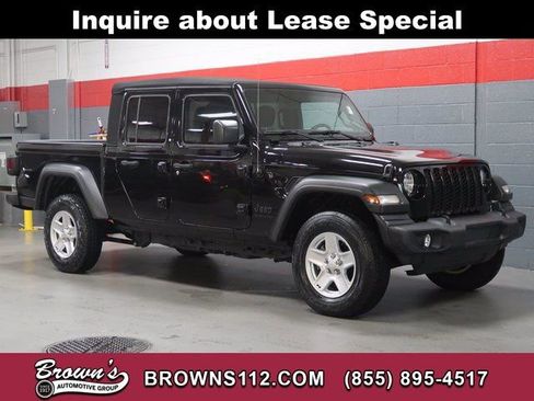 Used 2026 Jeep Gladiator Sport AWD/4WD image 1