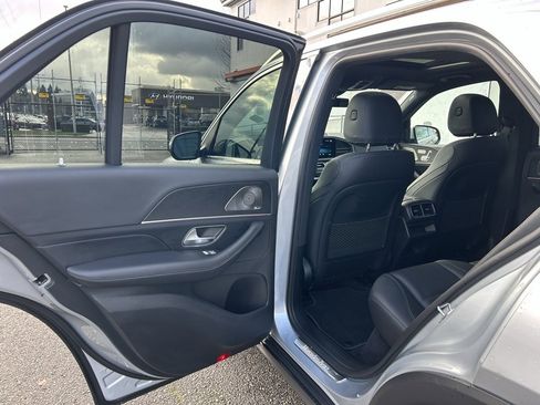Used 2023 Mercedes-Benz GLE 350 4MATIC w/ Premium Package image 11