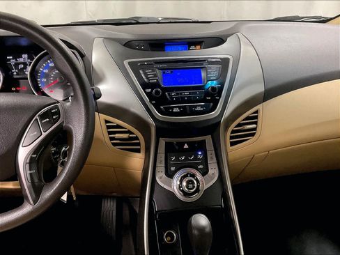 Used 2013 Hyundai Elantra GLS w/ Preferred Pkg image 18
