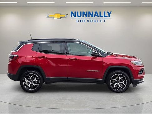 Used 2025 Jeep Compass Limited AWD/4WD image 6