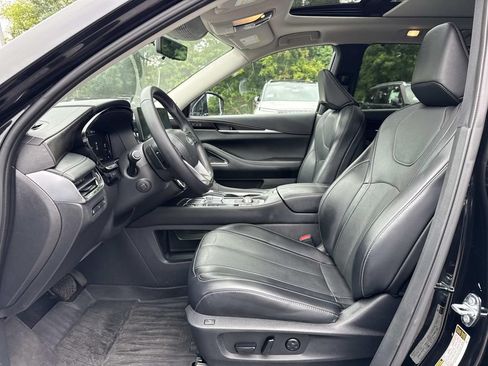 Used 2023 INFINITI QX60 Sensory w/ Vision Package AWD/4WD image 16