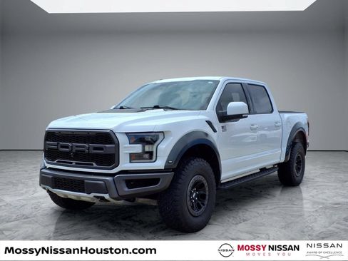 Used 2018 Ford F150 Raptor w/ Equipment Group 802A Luxury AWD/4WD image 4