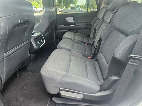 Used 2025 Ford Expedition Active RWD image 11