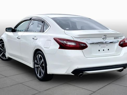 Used 2017 Nissan Altima 2.5 SR FWD image 12