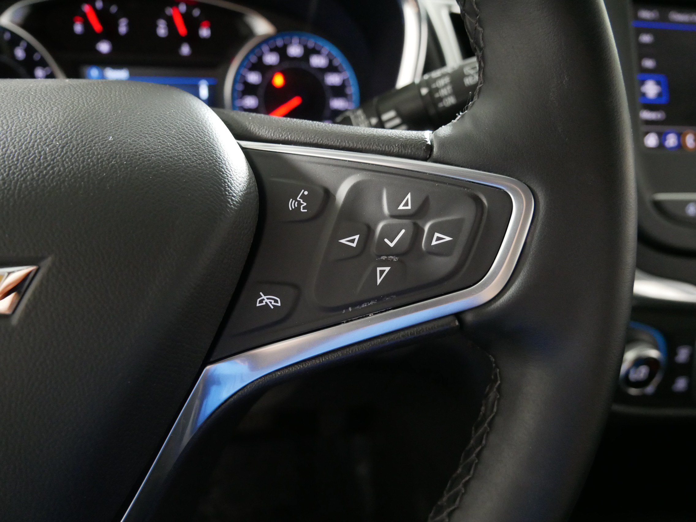Used 2023 Chevrolet Equinox LT FWD image 28