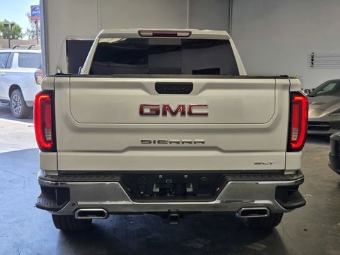 Used 2022 GMC Sierra 1500 SLT w/ SLT Premium Package AWD/4WD image 3
