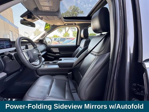 Used 2025 Ford Expedition Active AWD/4WD image 17