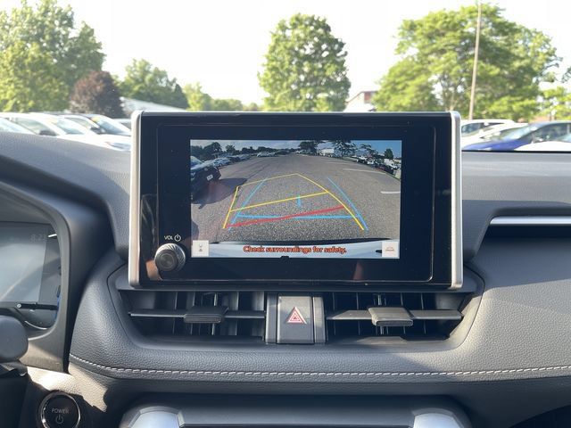Used 2025 Toyota RAV4 XLE AWD/4WD image 18