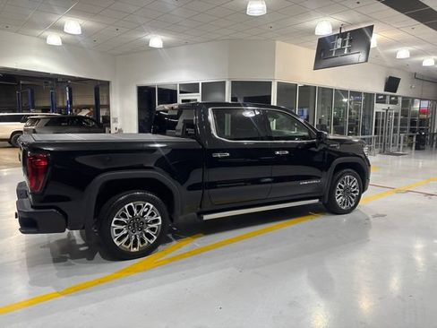 Used 2025 GMC Sierra 1500 Denali Ultimate AWD/4WD image 9