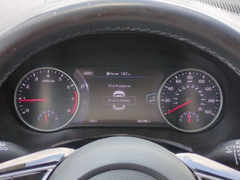 Certified 2023 Kia Seltos SX w/ SX Sunroof Package AWD/4WD image 28