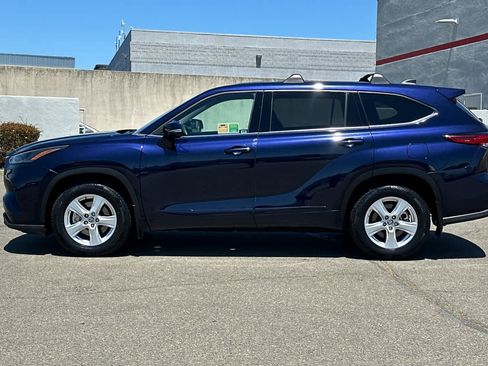 Used 2022 Toyota Highlander L AWD/4WD image 9