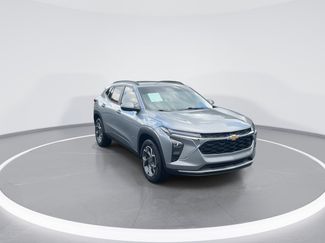 Used 2024 Chevrolet Trax LT w/ Driver Confidence Package FWD video 2
