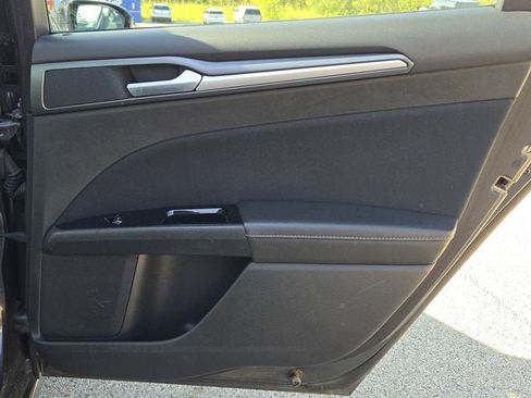 Used 2016 Ford Fusion SE FWD image 10