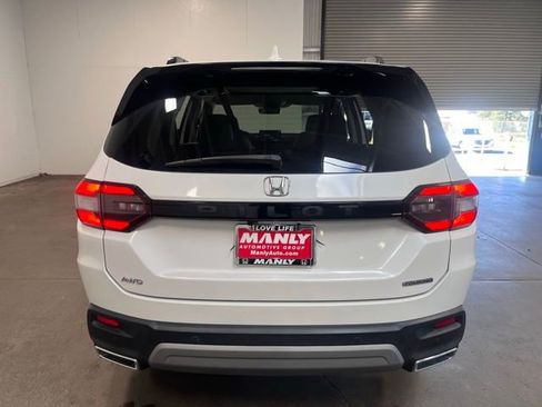 Used 2023 Honda Pilot Touring image 4