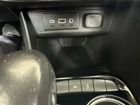 Used 2023 Buick Encore GX Select w/ Sport Touring Package FWD image 29