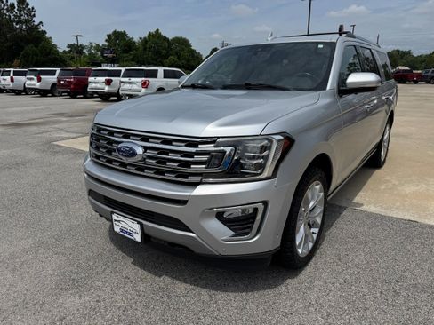 Used 2019 Ford Expedition Max Limited w/ Equipment Group 302A AWD/4WD image 2