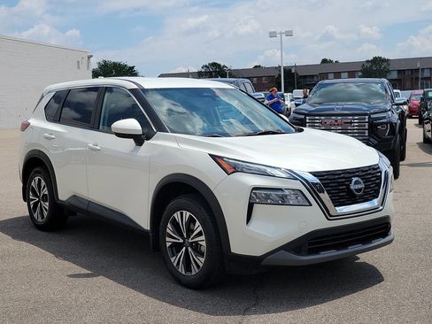 Used 2023 Nissan Rogue SV AWD/4WD image 32