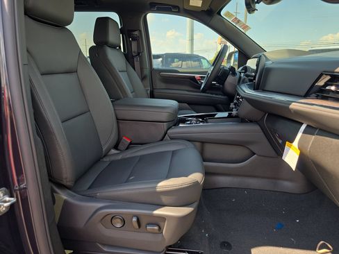 New 2026 Chevrolet Suburban LT w/ Advanced Technology Package AWD/4WD image 16