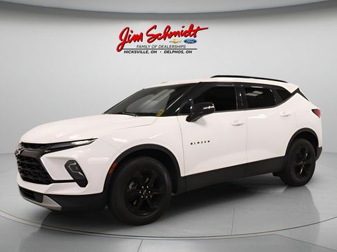 Used 2024 Chevrolet Blazer LT w/ Midnight/Sport Edition FWD image 2