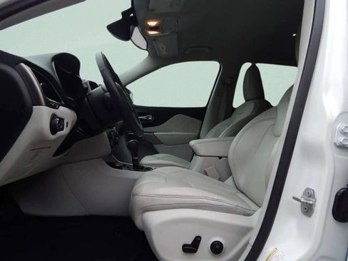 Used 2020 Jeep Cherokee Limited w/ Technology Group image 11