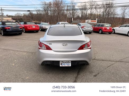 Used 2012 Hyundai Genesis 2.0T RWD image 5