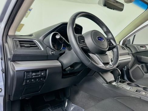 Used 2019 Subaru Outback 2.5i Premium image 10