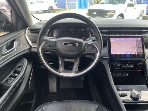 Used 2022 Jeep Grand Cherokee L Limited AWD/4WD image 29