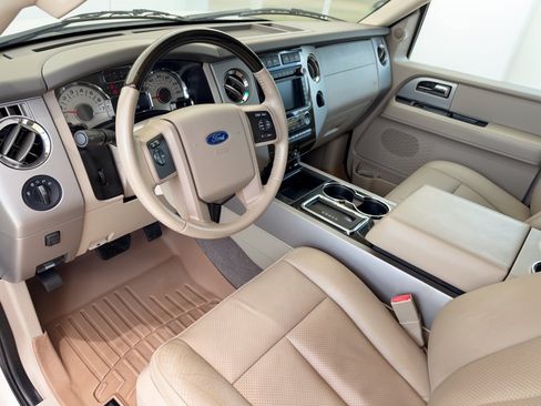 Used 2014 Ford Expedition EL Limited w/ Equipment Group 301A AWD/4WD image 4