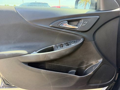 Used 2017 Chevrolet Malibu LS FWD image 13