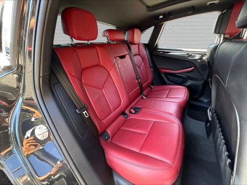 Used 2023 Porsche Macan AWD/4WD image 20