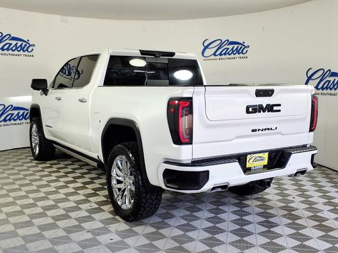 Used 2024 GMC Sierra 1500 Denali w/ Technology Package AWD/4WD image 2